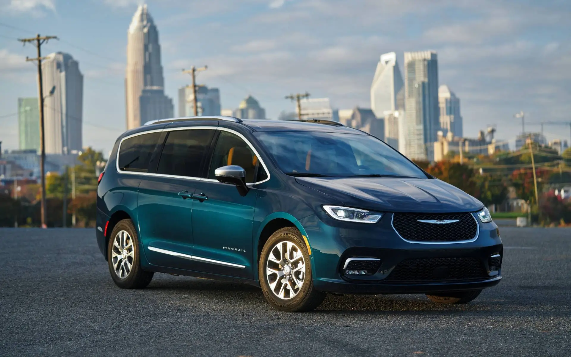 New Chrysler Pacifica Hybrid for sale in Beaver Dam, WI