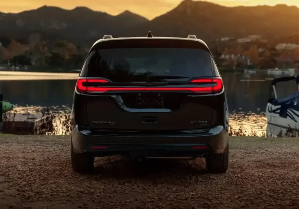 2025 Chrysler Pacifica 4